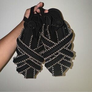 Farm Rio black sandals size 6.5